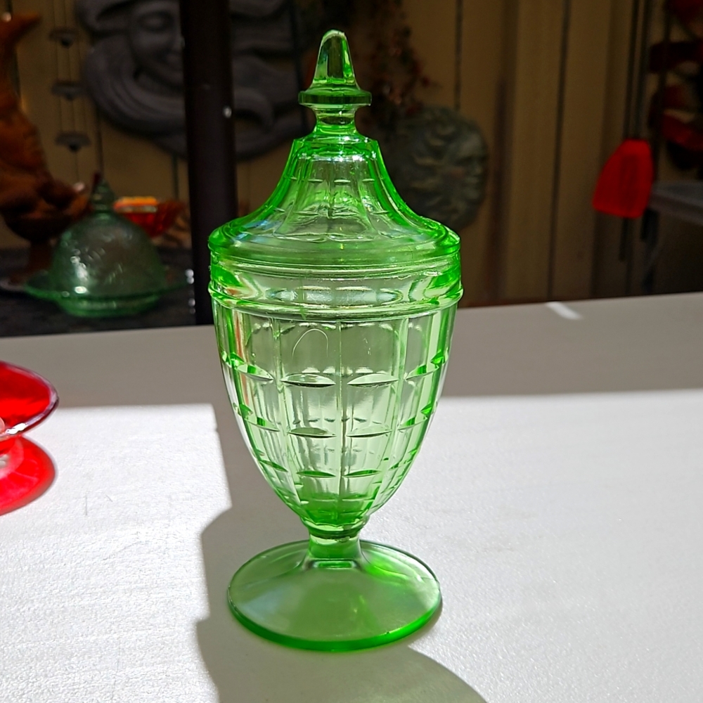 Vintage Green Glass Candy Dish, Apocrathy Jar, w/Lid